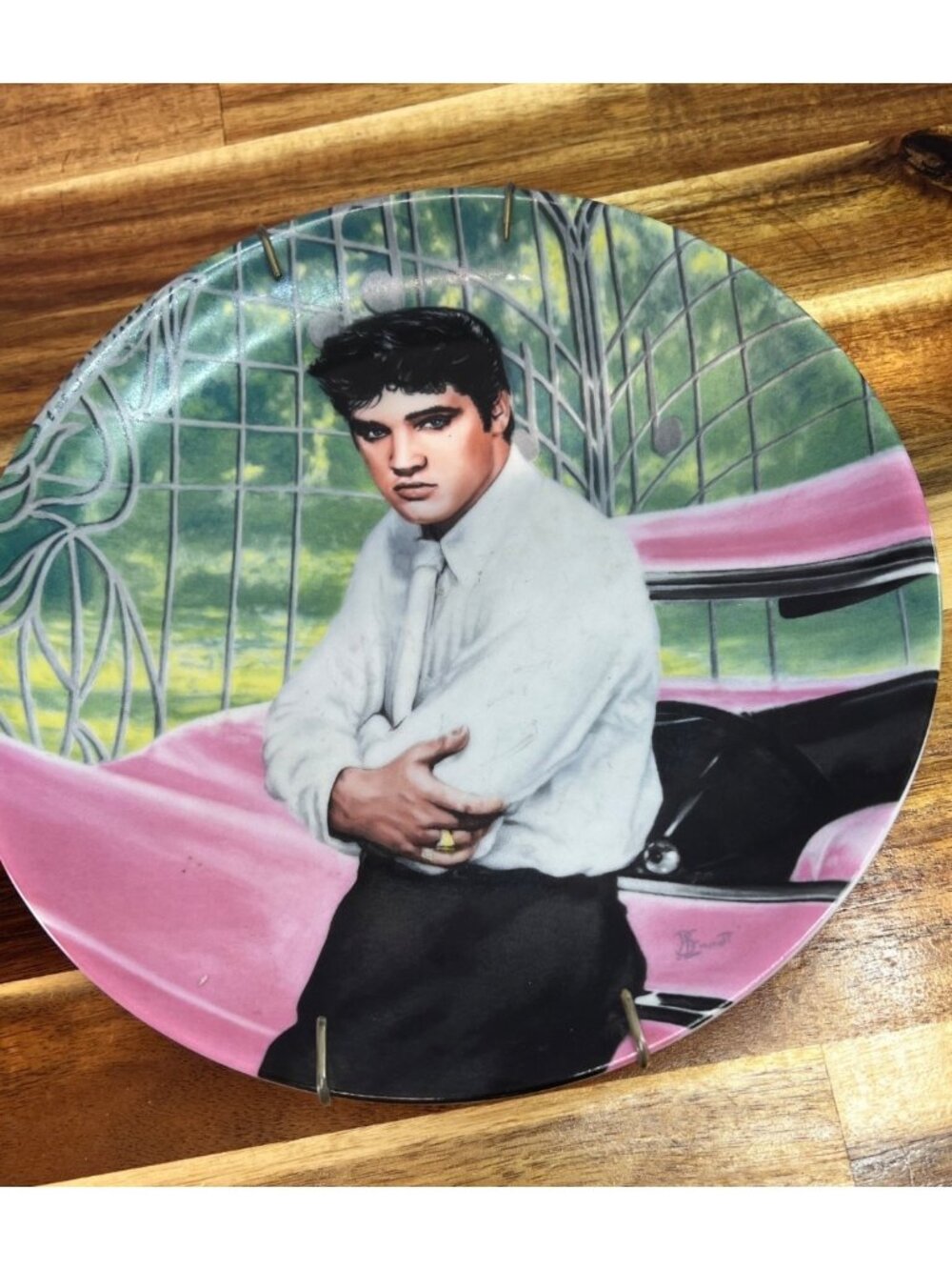 Collectible Elvis plate, circa 1988, Looking at a Legend, Delphi plate